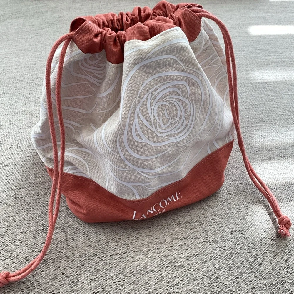 Cute Lancôme Cosmetics Bag